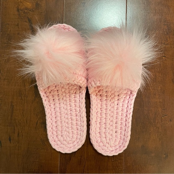Crotchet Slippers, light pink, size 5 - Picture 1 of 5